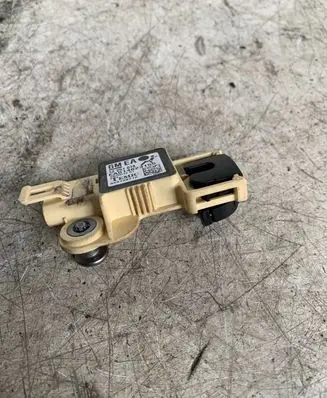 Opel Zafira B Airbag deployment crash/impact sensor 13251078