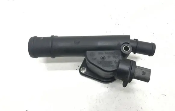 Volkswagen Golf V Engine coolant pipe/hose 038121132