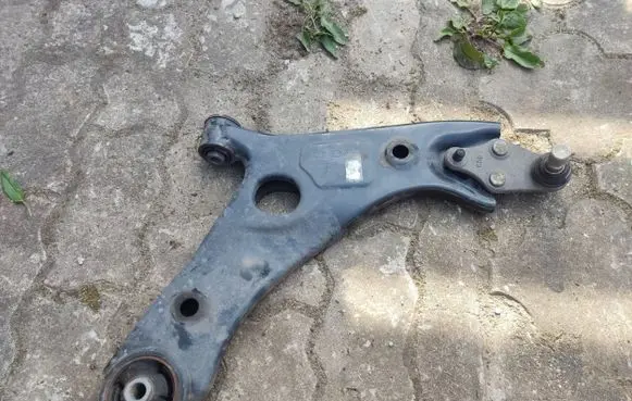 Hyundai Santa Fe Front lower control arm/wishbone