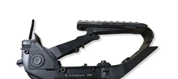 Mercedes-Benz SLK R171 Accelerator throttle pedal A1703000404