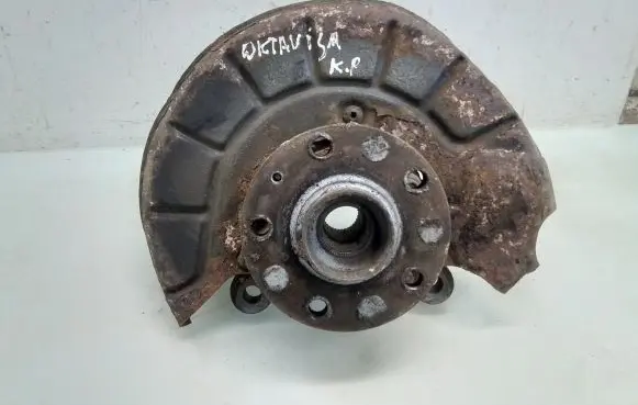Skoda Octavia Mk2 (1Z) Front wheel hub