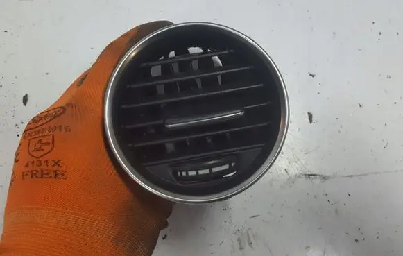 Mercedes-Benz C W204 Dashboard side air vent grill/cover trim A2048306254