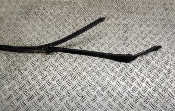 Volkswagen Phaeton Front wiper blade arm 3D1955409