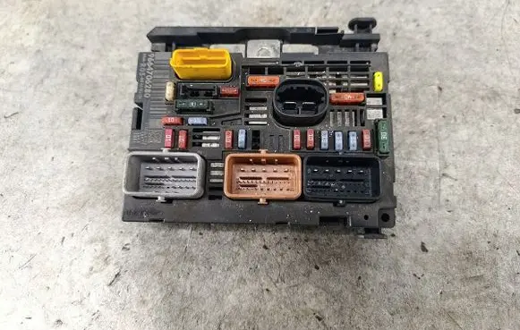 Peugeot 308 BSM Control unit 