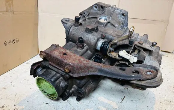 Volkswagen Caddy Manual 5 speed gearbox DGH