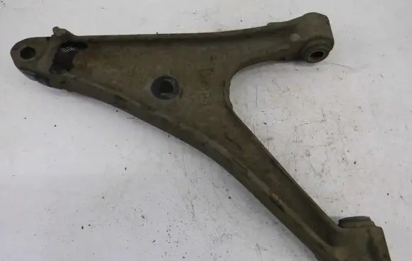 Renault Trafic I Front lower control arm/wishbone