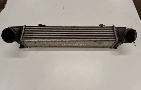 BMW 3 E90 E91 Intercooler radiator 7524916