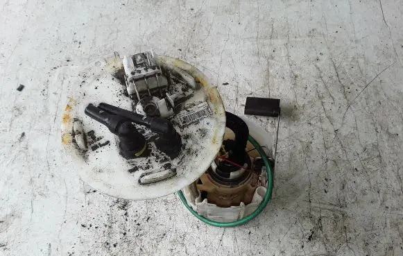 Opel Insignia A Fuel injection high pressure pump 13577226