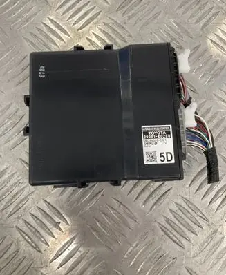 Toyota Yaris XP210 Battery control module 89981-K0280