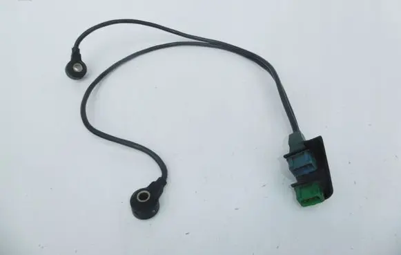 Volkswagen PASSAT B5 Detonation knock sensor 054905377
