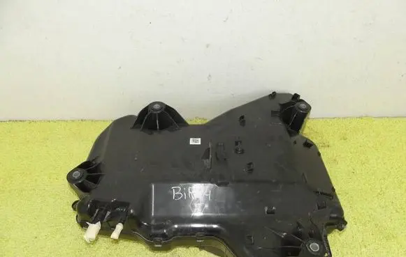 Volkswagen Multivan T7 AdBlue liquid reservoir 7T0131877 5WA131969