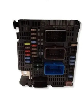 Peugeot 308 Fuse module 9807091580