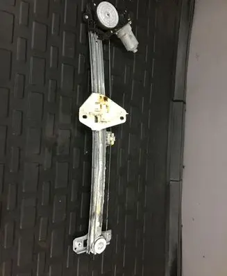 Honda CR-V Front door window regulator with motor