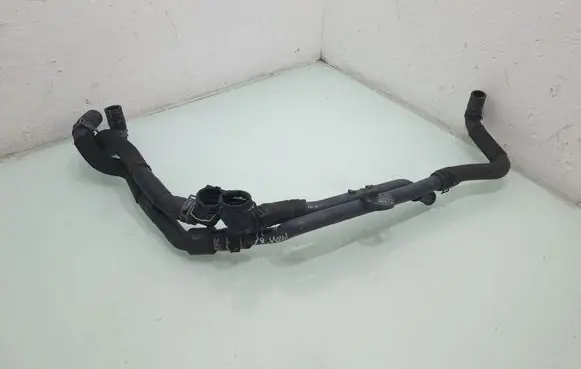Volkswagen PASSAT B8 Engine coolant pipe/hose 3Q0121070S