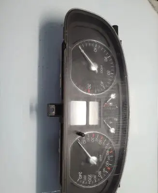 Renault Laguna II Speedometer (instrument cluster) 8200013775 6D16XA11