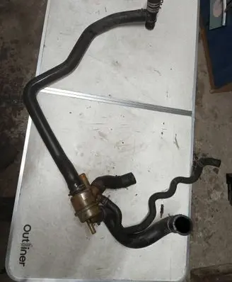 Thermostat/thermostat housing