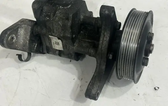 BMW X5 E70 Power steering pump 6796462