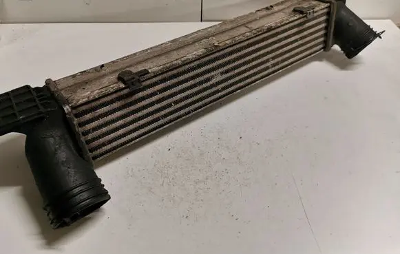 BMW 3 E90 E91 Intercooler radiator 3093796