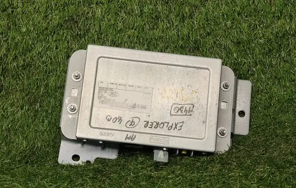 Ford Explorer Head unit multimedia control 7R3T18C963AD