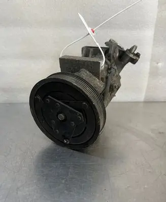Dacia Sandero II Air conditioning (A/C) compressor (pump)