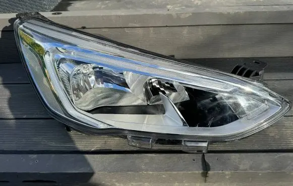 Ford Focus Headlight/headlamp JX7B13W029AE