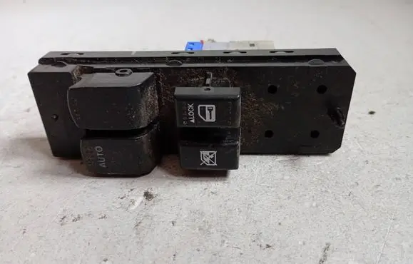 Opel Agila B Electric window control switch 62J10