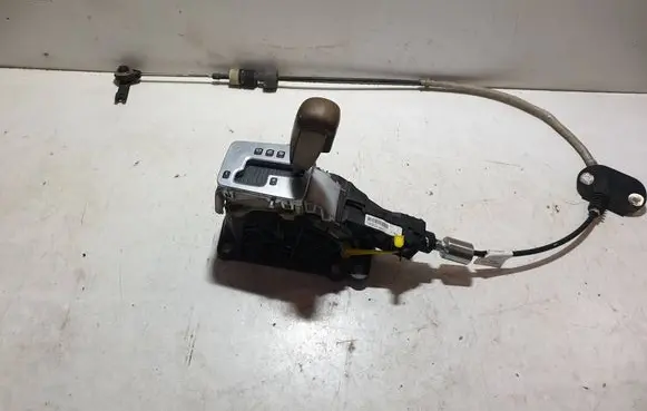 Volvo XC70 Gear shifter/selector 30759119 S725B