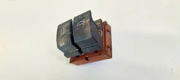 Volkswagen PASSAT B6 Fuel tank opening switch 3C0959903