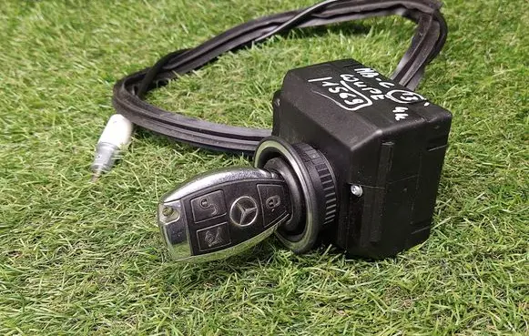 Mercedes-Benz C W204 Ignition lock A2079057101 33003221