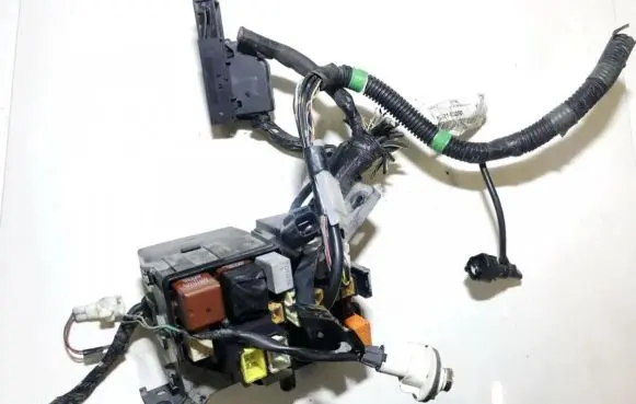 Toyota Yaris Fuse box set 71545127 7154-5127