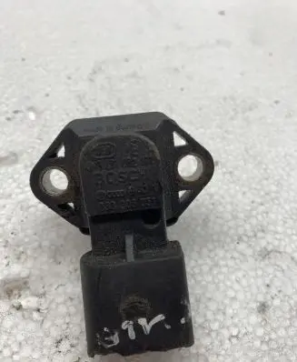 Volkswagen PASSAT B5 Air pressure sensor 038906051