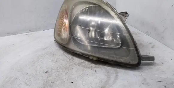 Toyota Yaris Headlight/headlamp