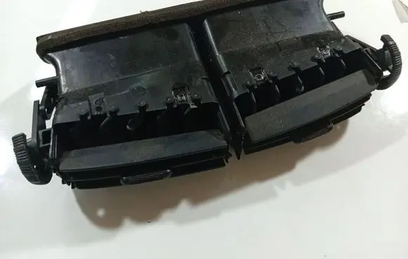Toyota Previa (XR30, XR40) II Dash center air vent grill 5540528310