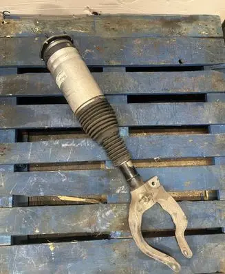 Land Rover Defender Air suspension front shock absorber l8b23c285ab