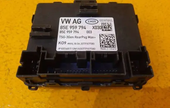 Audi A4 S4 B8 8K Door control unit/module 85E959794