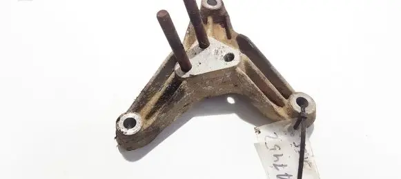 Mitsubishi Carisma Engine mounting bracket mr222150