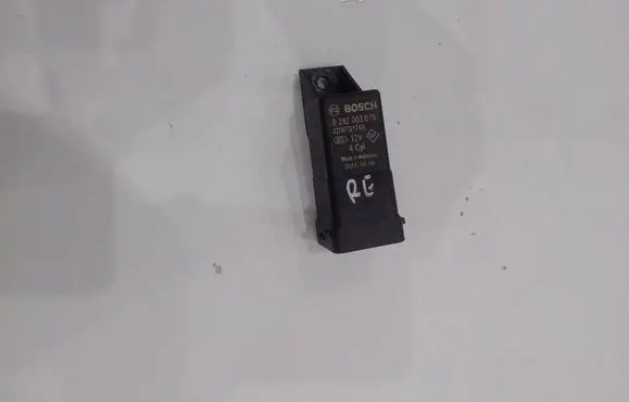 Renault Megane IV Fuel pump relay 0281003070