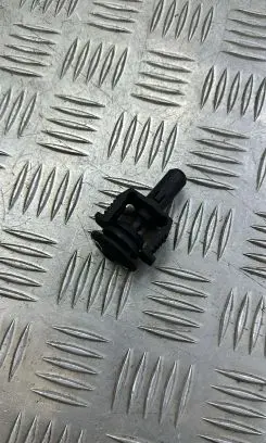 Mercedes-Benz CLC CL203 Radiator mount bracket A2035040059