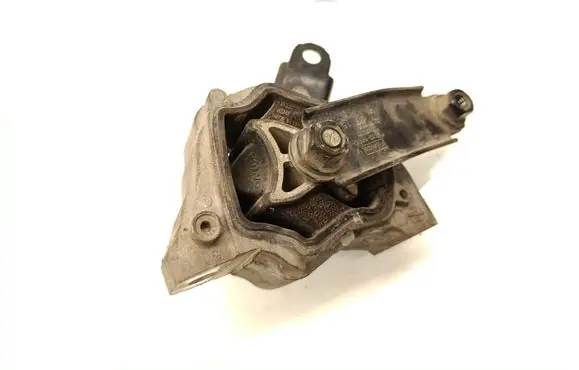 Volvo S80 Engine mount bracket 30748173