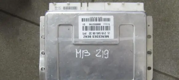 Mercedes-Benz CLS C219 Air suspension control unit module (rear) 2195450632