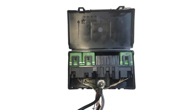 Peugeot 407 Relay mounting block 9632229480 97086100