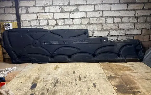 Mercedes-Benz E W212 Center/middle under tray cover A2126101508