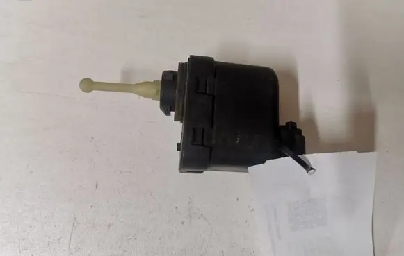 Audi A4 S4 B5 8D Headlight level adjustment motor 6K5941295