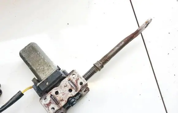 Subaru Legacy Seat adjustment motor 984688102 d351600