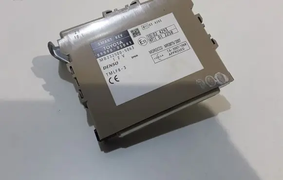 Toyota Avensis T270 Other control units/modules 8999005041 MB2325005063