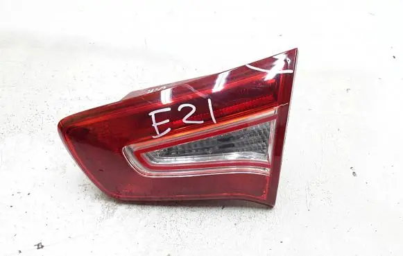KIA Sportage Tailgate rear/tail lights 924063w0
