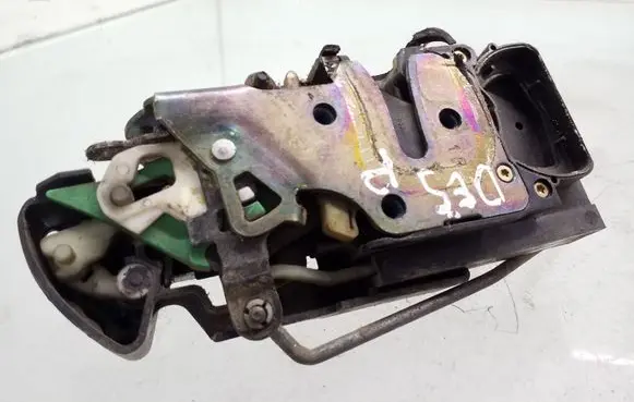 Opel Frontera B Front door lock 16634324