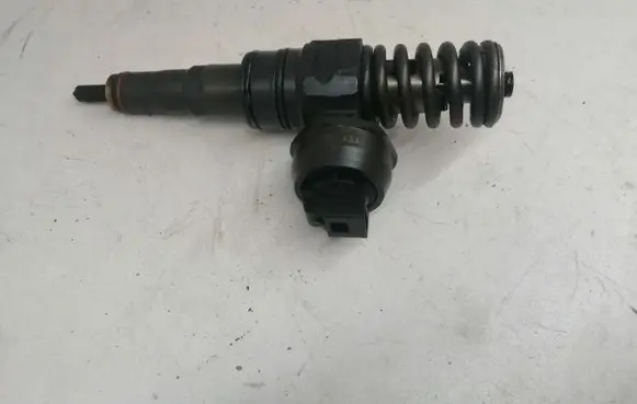 Volkswagen PASSAT B6 other engine part 0381300738