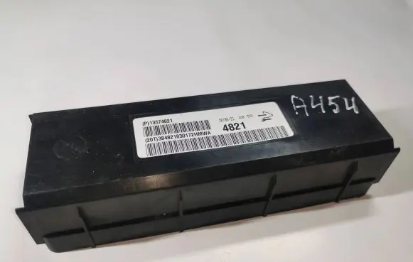 Opel Insignia A Fuse module 13574821 4821 384821830172HMWA