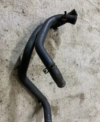 Volkswagen Golf IV Engine coolant pipe/hose